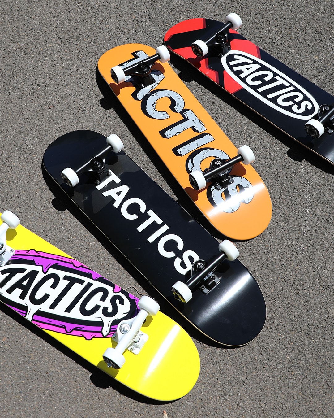tactics.mompletes brand image